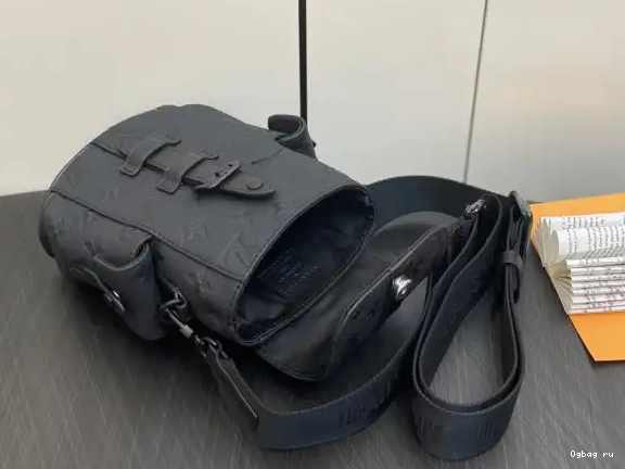 VUITTON Christopher LOUIS Nano 0706